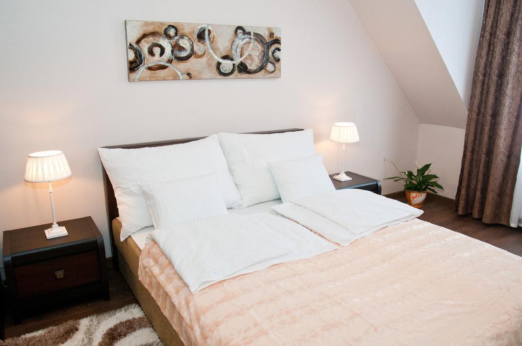 Ametiszt Apartman Heviz Exterior foto